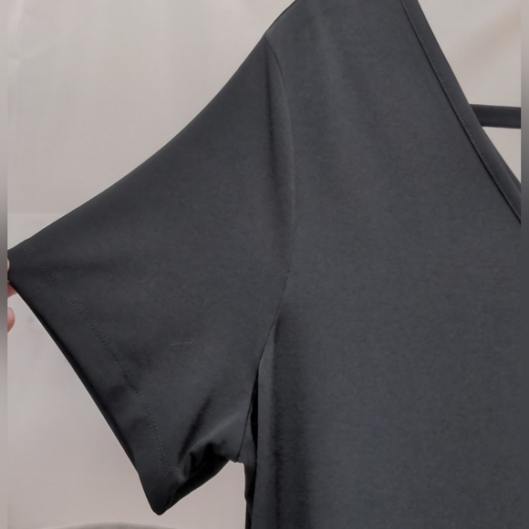 Roaman's Plus Size Black Short Sleeve V-Neck Swing Dress Size 14/16 M NEW - Picture 3 of 7